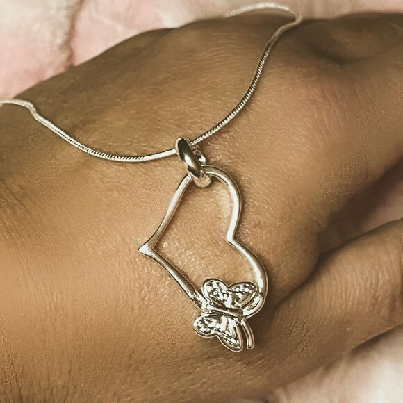 The Butterfly Heart Pendant in 925 silver on 18” snake chain. - Picture 2 of 6
